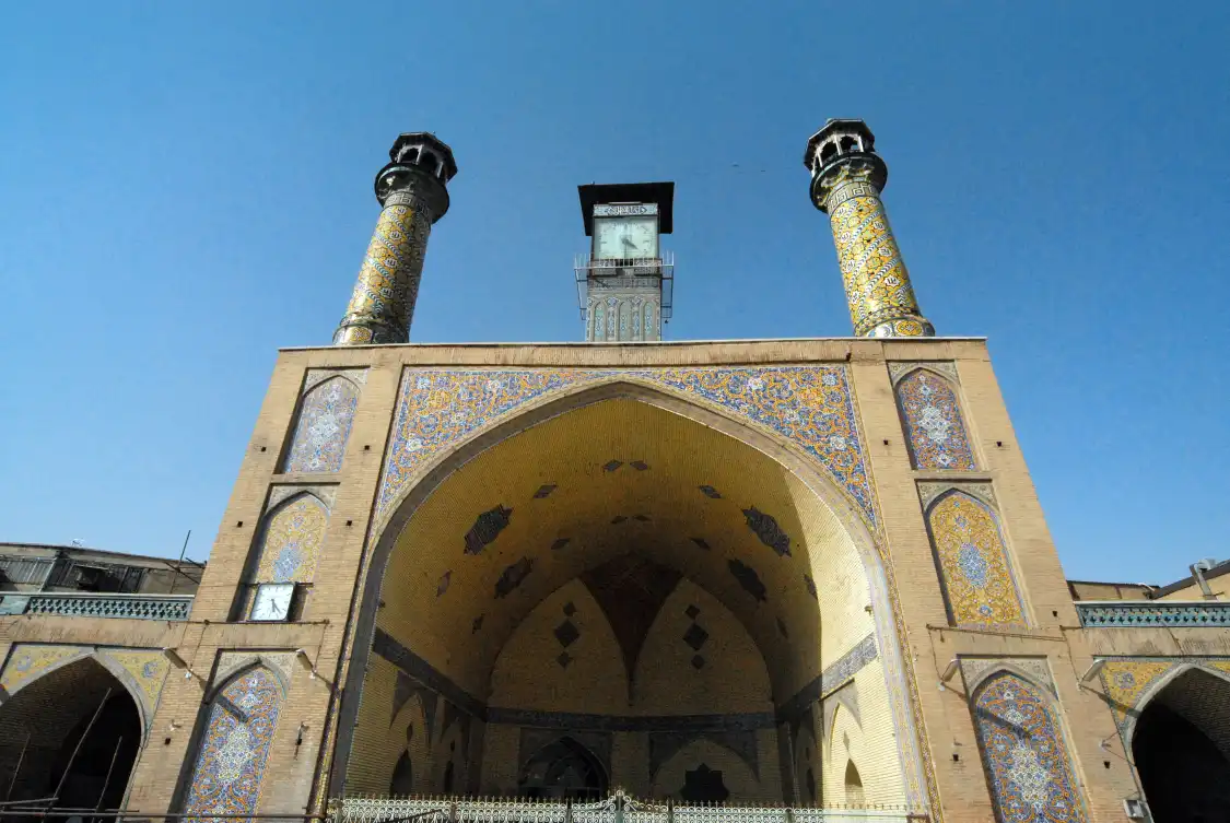 Hotels near Emam khomeini mosque