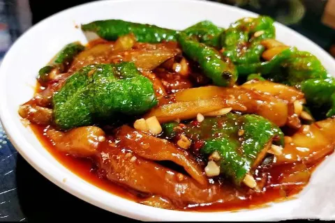 YI GE CHI LENG SHUI YU DE DI FANG