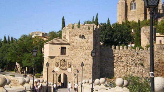 西班牙艾斯克里亞爾修道院這個地方被稱為世界上最美的建築之一，