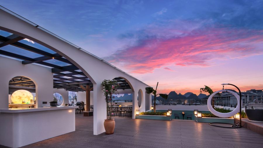 MONET GARDEN POOL RESTAURANT