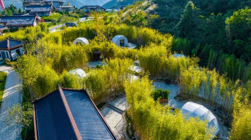 Yuncongduohua Hot Spring Resort Center