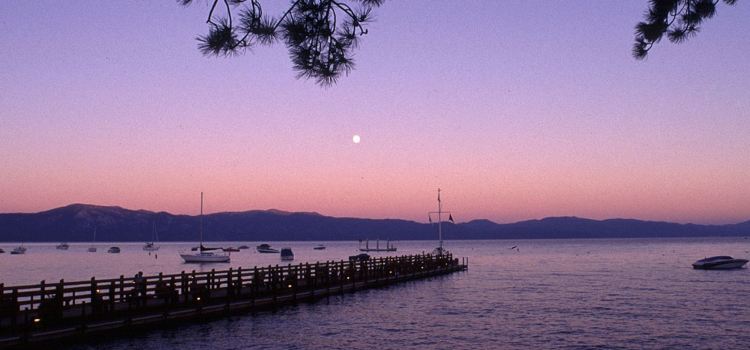 Gar Woods Grill & Pier