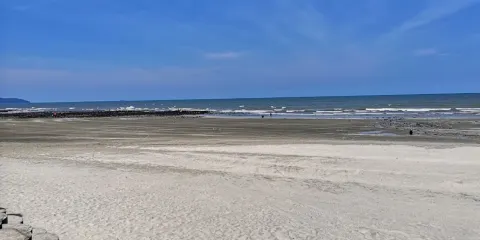 黑沙灘