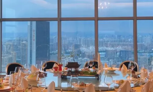 SKY PALACE