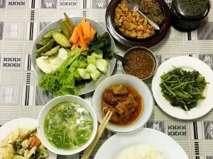 Top 12 Local Restaurants in Yangon