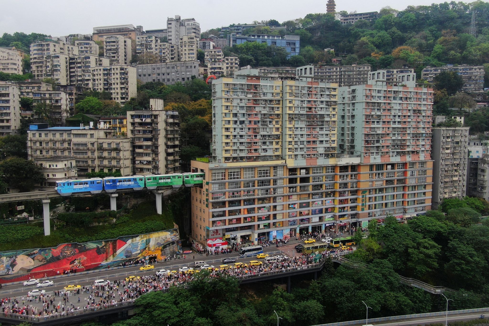 中国重慶：スティルウェル博物館＋李子坝軽軌＋桂花园＋新都巷カスタムツアーR