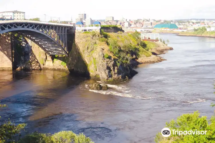 Hotels near Reversing Falls
