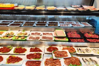 半城外鲜切牦牛肉自助火锅