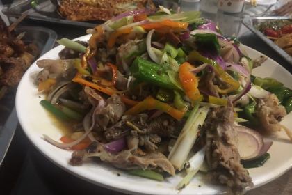 老街烧烤城(河堤夜市店)