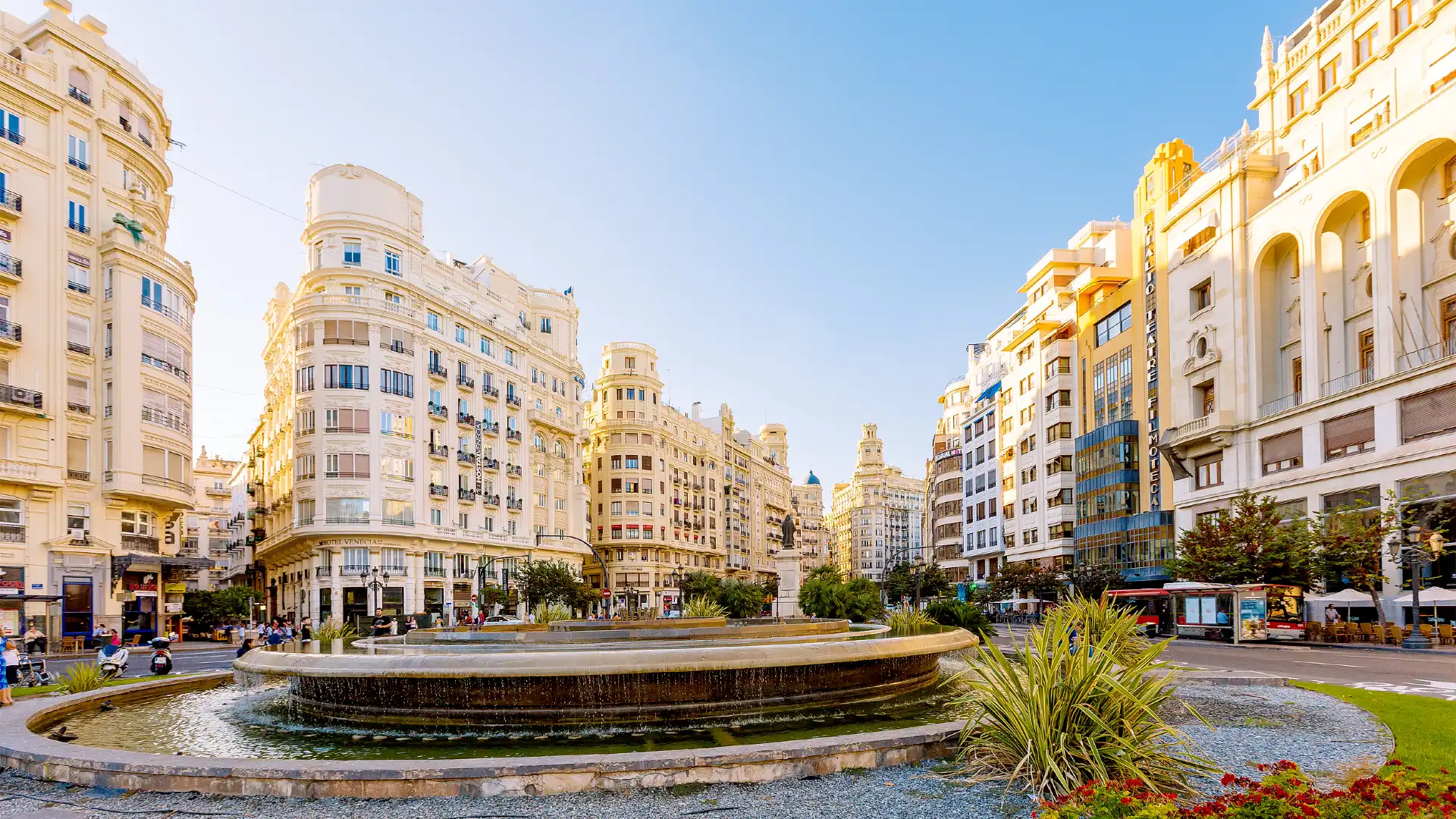 Hotels near Plaza del Ayuntamiento