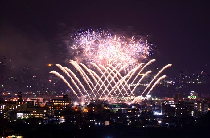 Isawa Onsen Fireworks Festival | Fuefuki