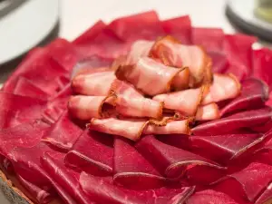 Top 10 Local Restaurants in Geneva