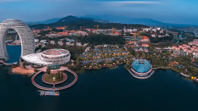Hotels near Moon Bay, Taihu Lake