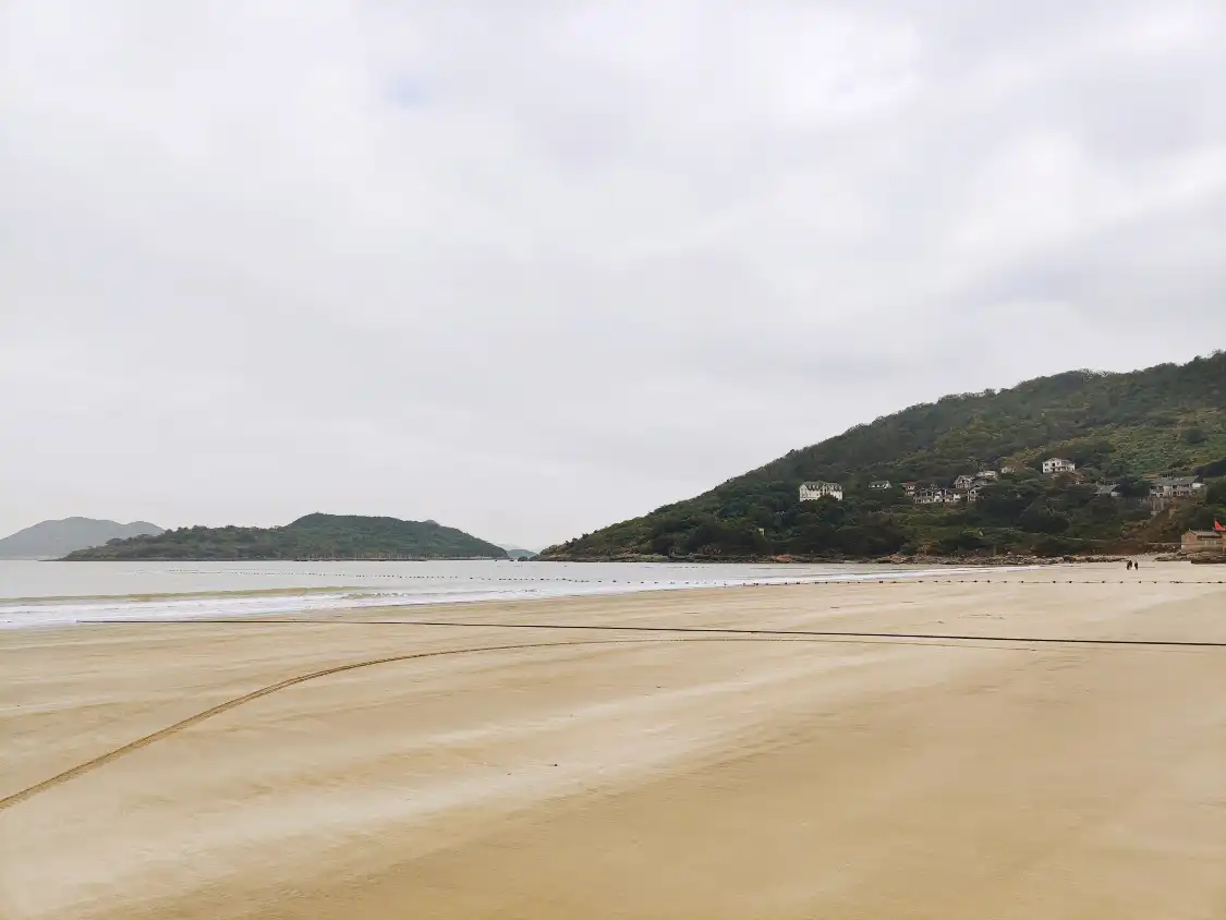 Hotels near Huangcheng Beach