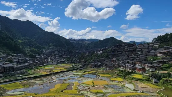 青莲居河景饭店