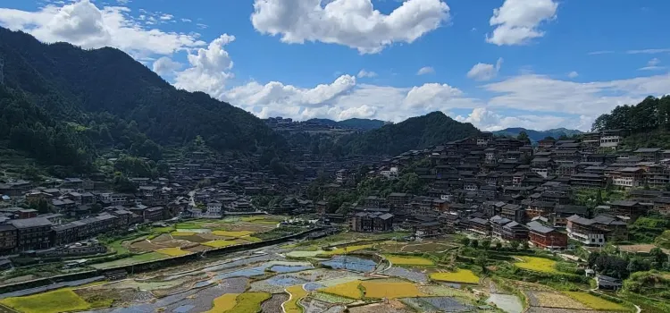 青莲居河景饭店