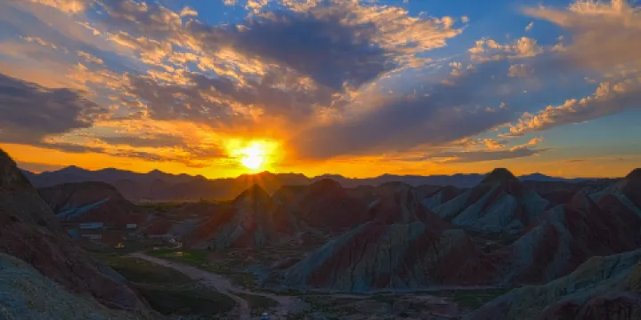 永登縣苦水鎮丹霞自駕遊營地