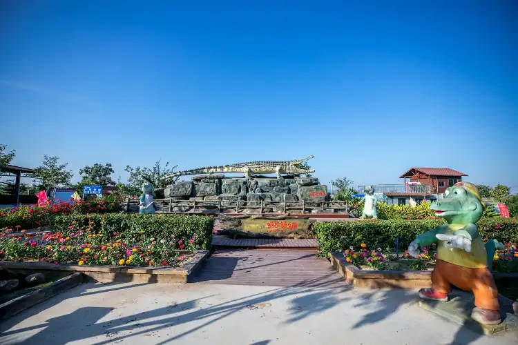 Hotels in Dongfang