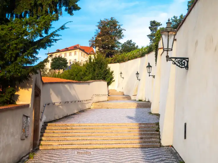 Hotels near Castle Stairs