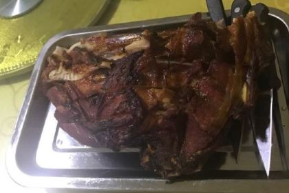 绿草地蒙餐厅