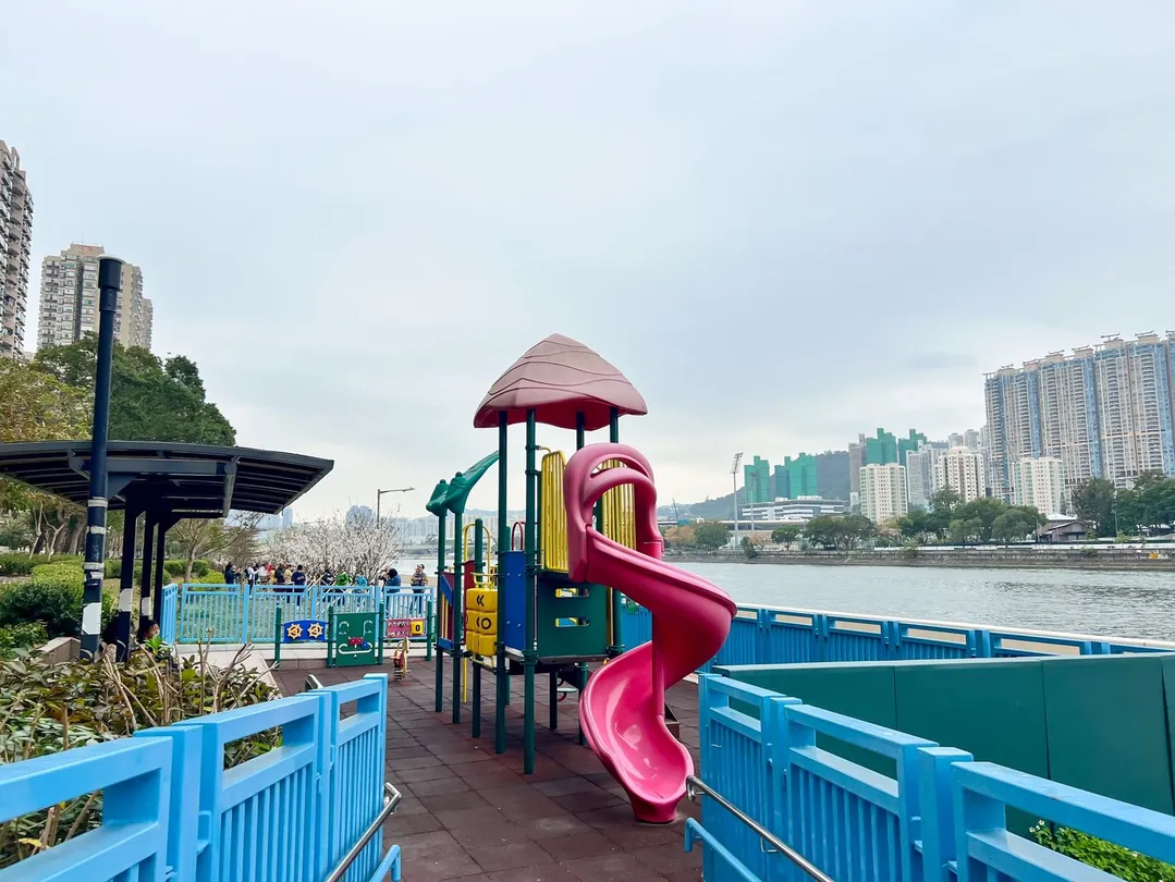 2_On King Street Park