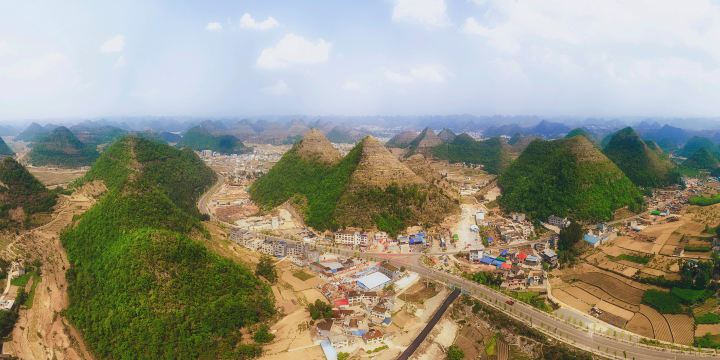 Anlong Pyramids