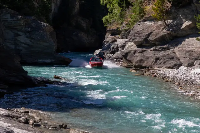 Speedboat Rides in Queenstown