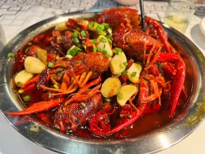 何小姑虾蟹楼(青年中路店)
