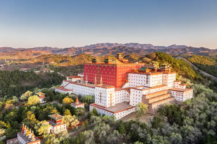 Hotel dekat Zongcheng Temple
