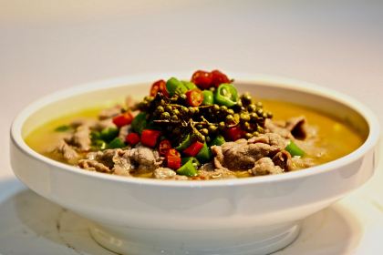 康定黑青稞庄园·新式藏餐·牦牛肉汤锅