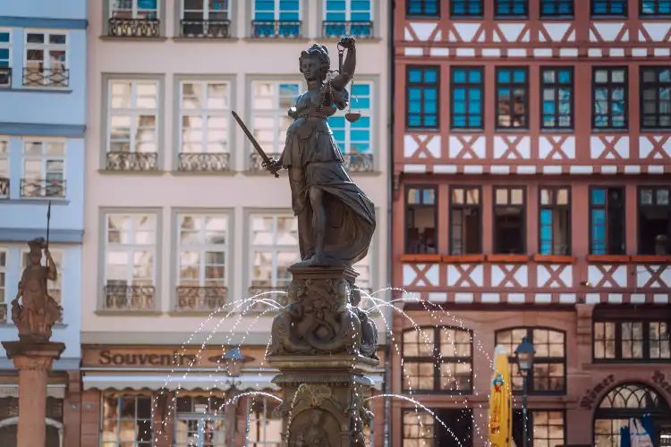 Hotel dekat Gerechtigkeitsbrunnen