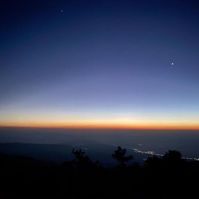 นอนดูดาว ท้าความหนาว @ ดอยผ้าห่มปก