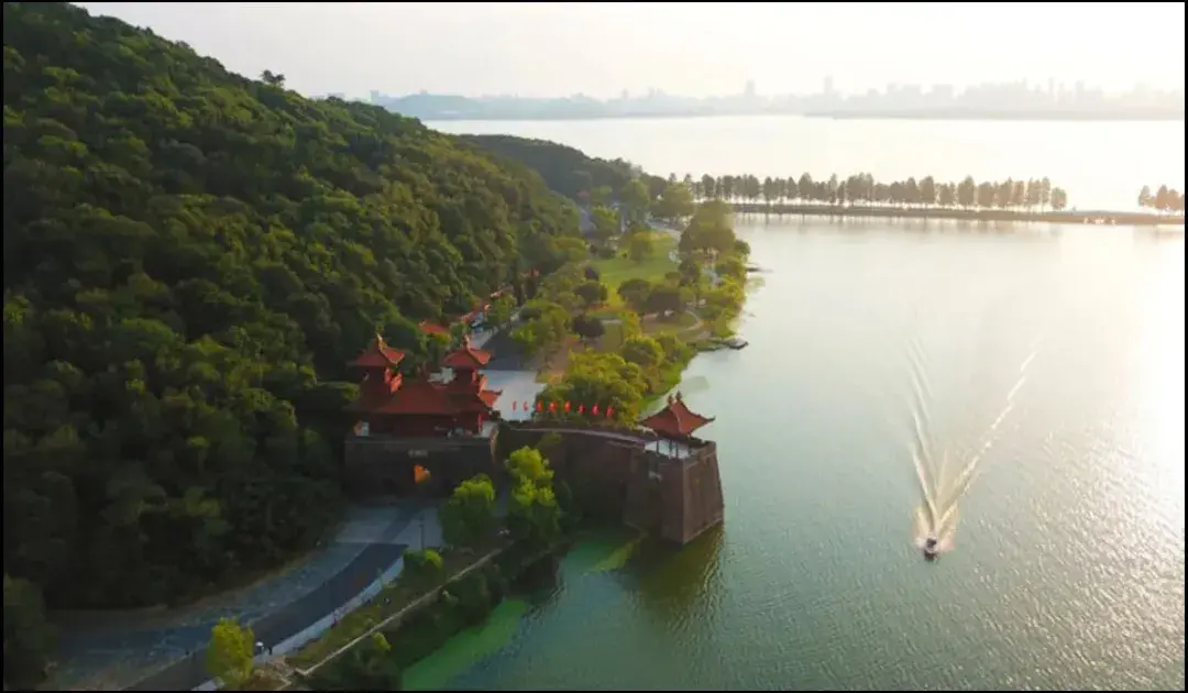 5_East Lake Scenic Area