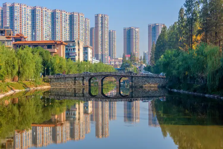 Hotels near Shennong Park
