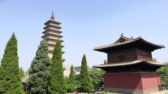 開元寺，位於河北省正定縣常勝街西側，原名凈觀寺，始建於東魏興