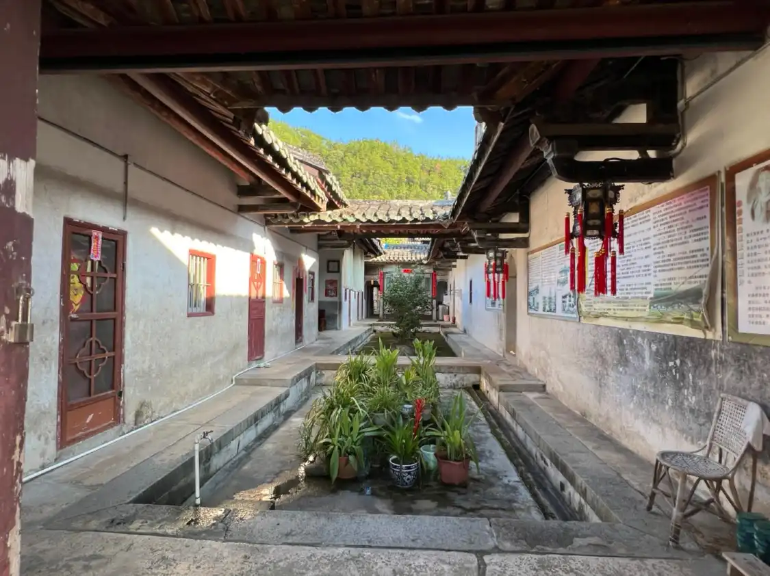 Hotels near Zhang Bishi's Former Residence