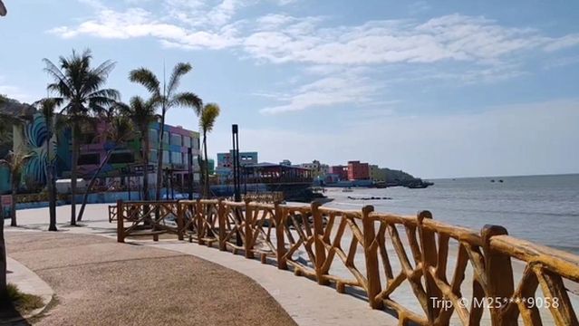 Lufeng Shanghai Beach