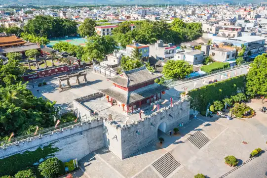 Hotels near Yazhou Ancient City
