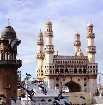 Hotels near Mecca Masjid