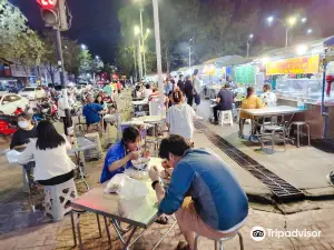 Thung Sri Muang Night Market
