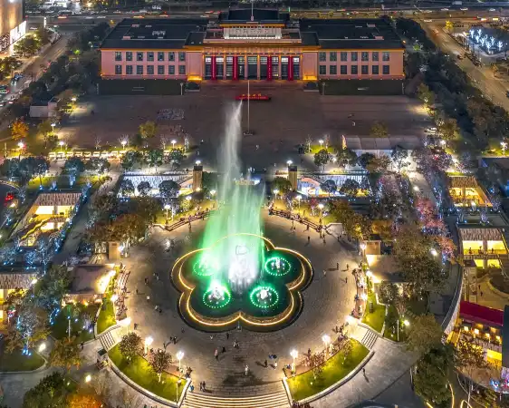 โรงแรมใกล้จัตุรัสอู๋หลิน