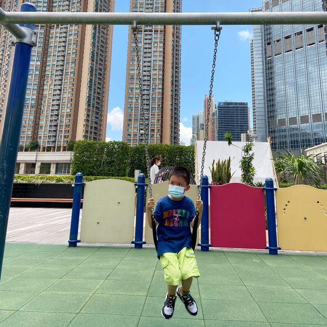 【 空中花園上的太空樂園 】 