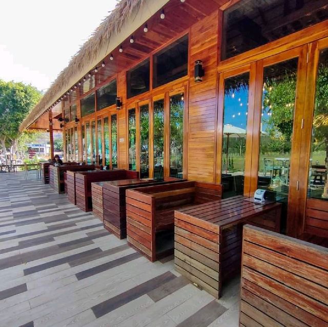 "ชนบท คาเฟ่" เขาใหญ่