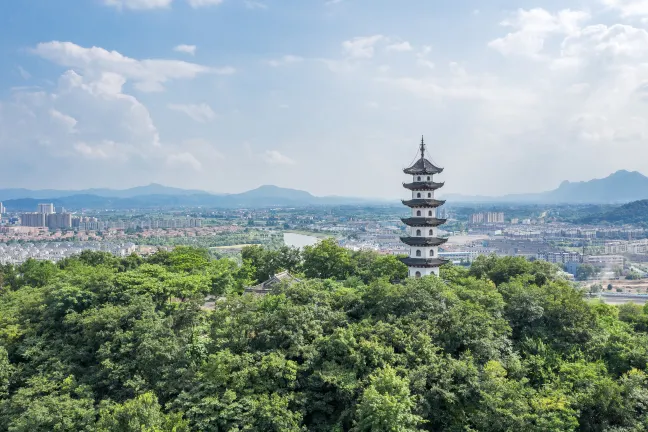 Отели рядом с достопримечательностью «»