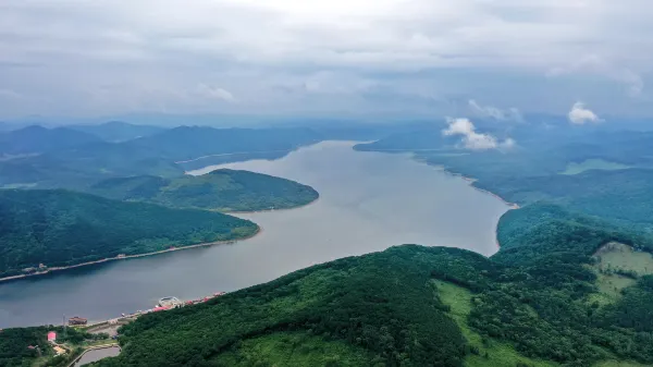 香港 飛 白城