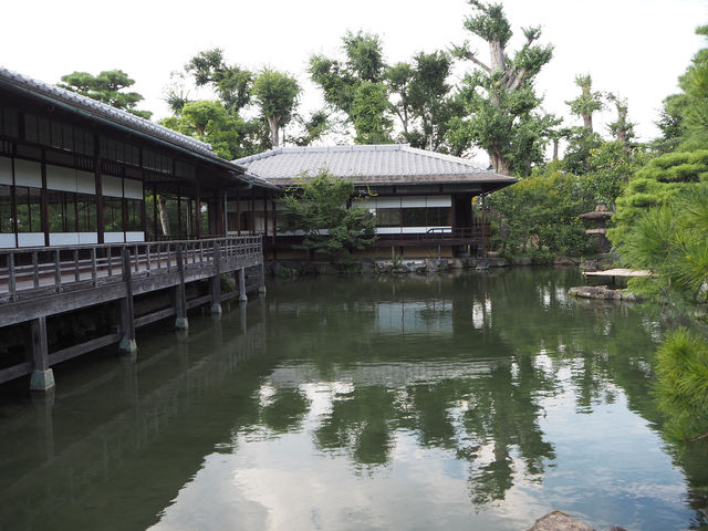 京都の街中にある「渉成園」