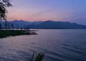 Feilong Lake