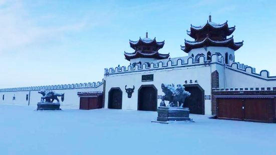 在这里走走停停 感受每一处风景 经过岁月的风吹雨打 这里每一