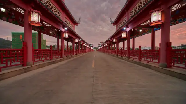 Hotels near Baihua Bridge