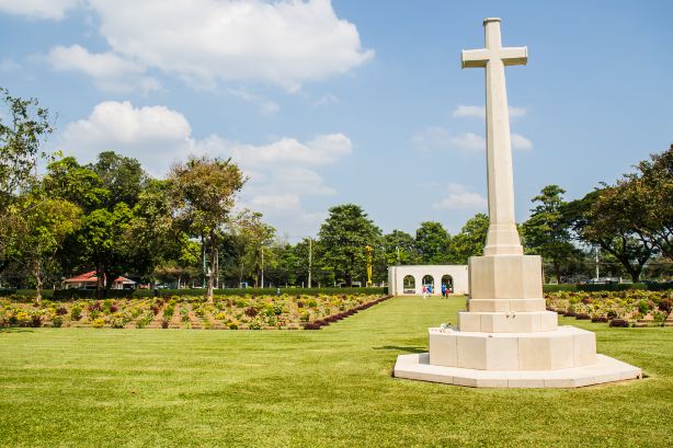 Kanchanaburi War Cemetery (DonRak)